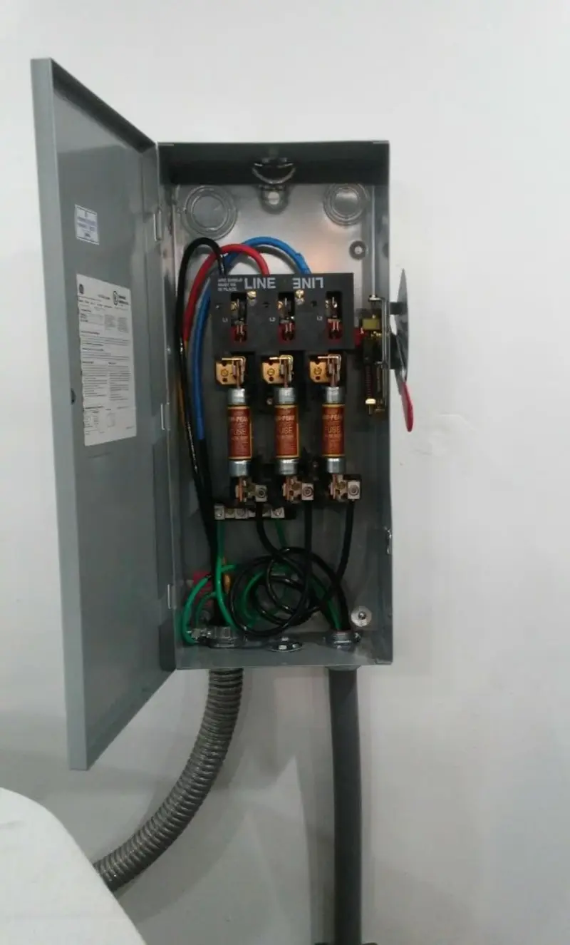 Three-phase disconnect switch installed for Electrical Wiring & Rewiring in Muleshoe